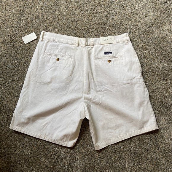 Nautica Men's Shorts - NWT - White Size 40 - Picture 2 of 3